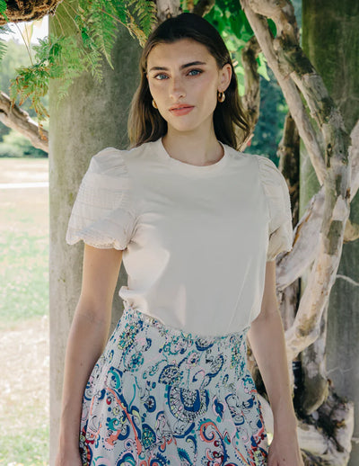 Dylan Tee-White Swan