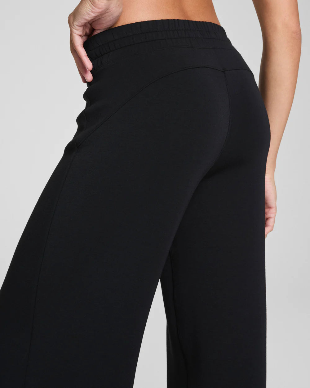 Spanx AirEssentials Wide Leg Pant-Very Black