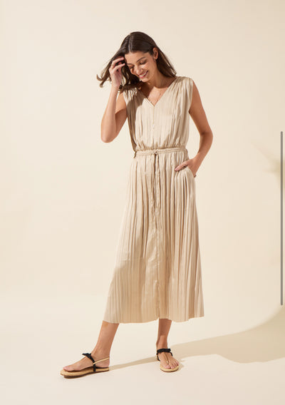 Packable Pleated Dress-Chablis