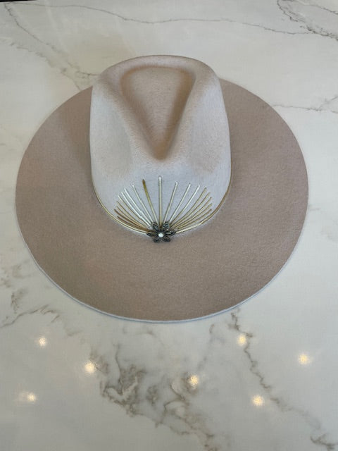 Large Brim Merino Wool Hat-Beige with hand embroidery and brooch