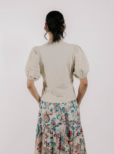 Dylan Tee-White Swan